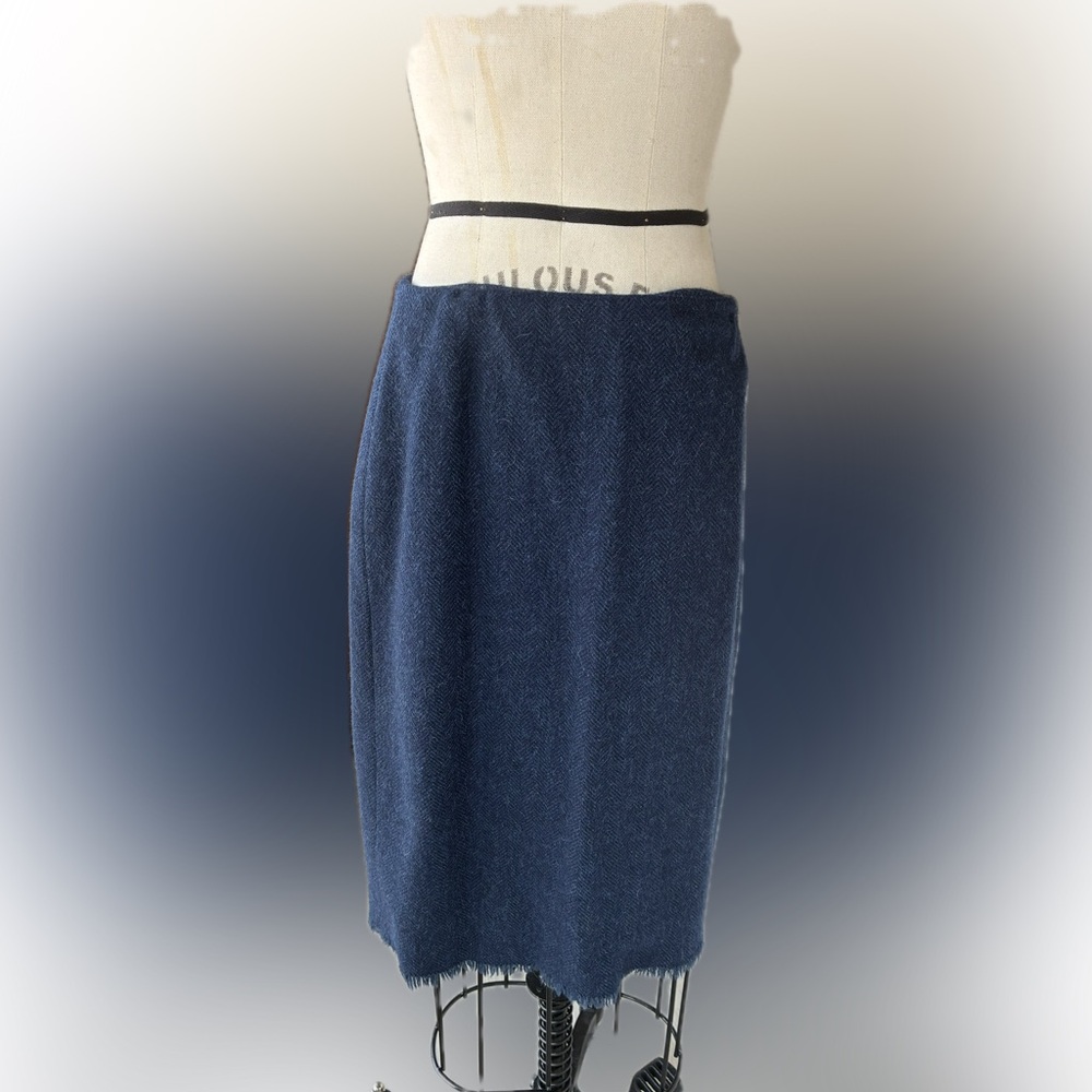 Vintage (early 2000’s) Ralph Lauren Navy Blue Cashmere & Alpaca wool skirt.